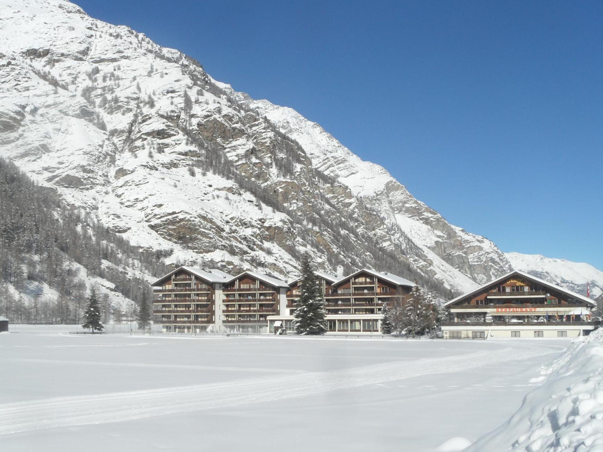 Monte Rosa Taesch, Apartments Mit Wellness Bereich ภายนอก รูปภาพ