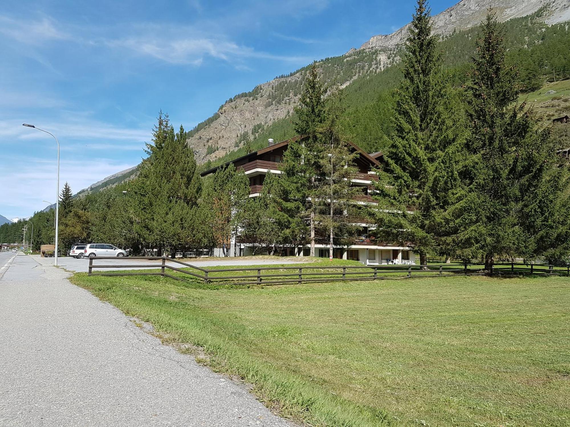 Monte Rosa Taesch, Apartments Mit Wellness Bereich ภายนอก รูปภาพ
